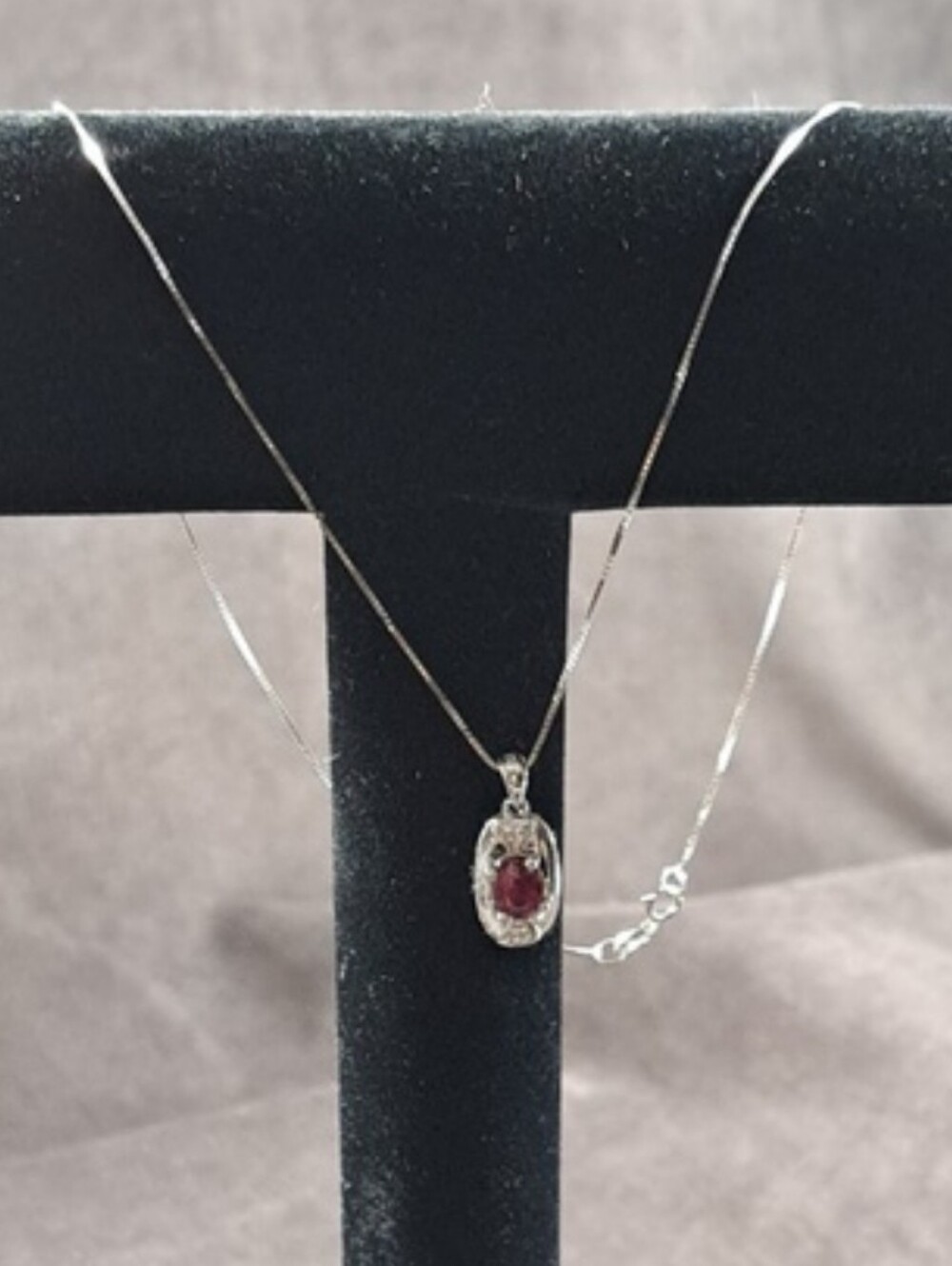 925 Silver Red Ruby Cubic Zurconia Pendant with 925 Silver 18" 1mm Box Chain VG+
